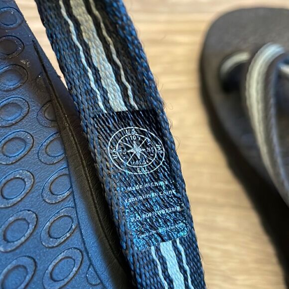 OBOZ Dyno Women’s Size 10 Black Blue Flip Flop Sandal - Picture 6 of 11